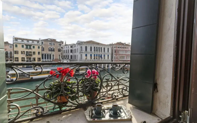 Rialto Grand Canal by Wonderful Italy
