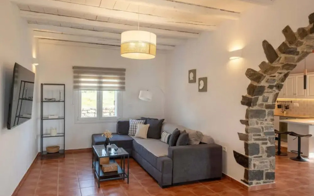 Myrsini Traditional Hillside Cottage