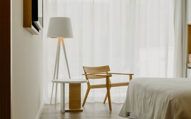 Monica Hotel