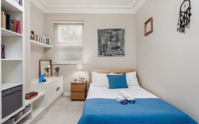 Stylish Manor Park Nest - AWX