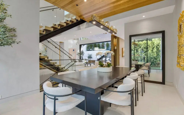 Hutton Modern