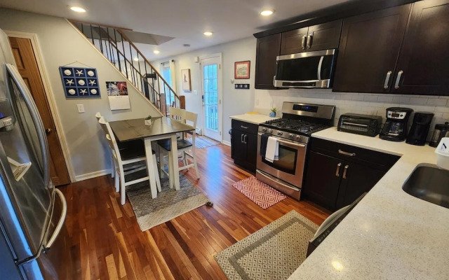 Marblehead Oasis 3 Bedroom Townhouse by RedAwning