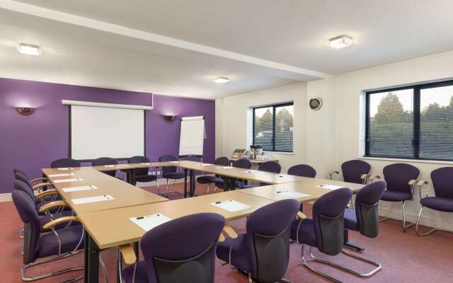 Days Inn By Wyndham Chesterfield Tibshelf