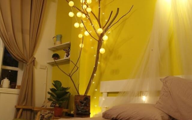 Hanoi Lake View Homestay