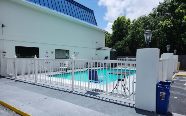 Days Inn Ocean Springs