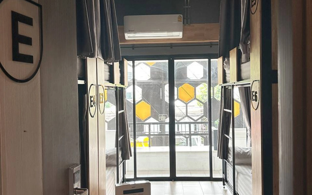 Ray Coffee Bar & Hostel - Adults Only