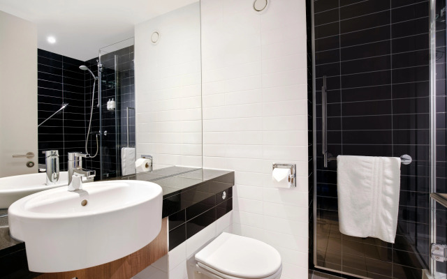 Holiday Inn Express London Heathrow T5 by IHG