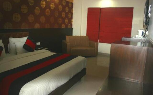 Hotel Le Central by OYO Rooms