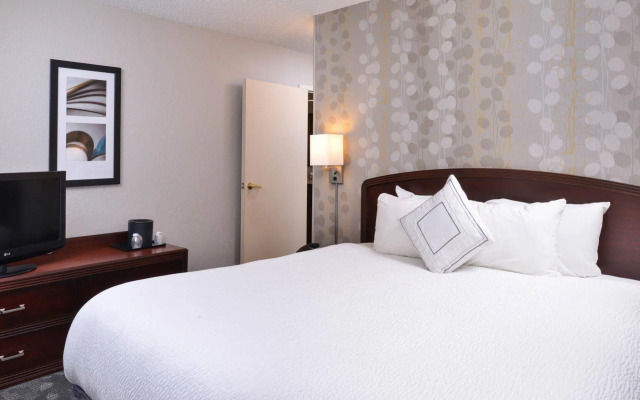 Courtyard by Marriott Charlotte/Matthews