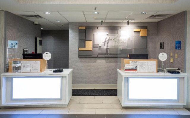 Holiday Inn Express Hotel &amp; Suites Louisville South - Hillview