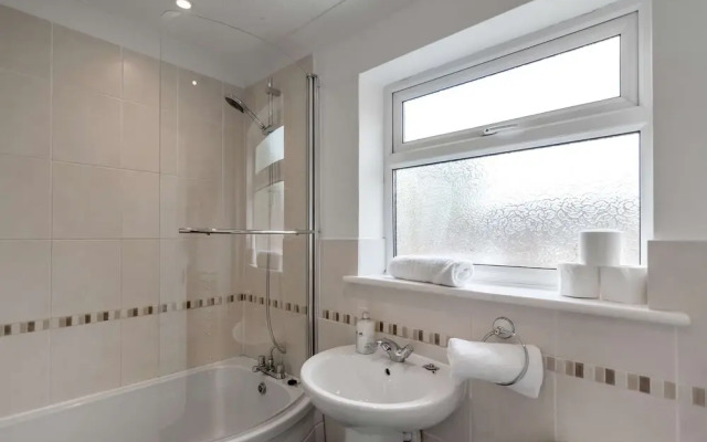 Host Stay Galley Lodge