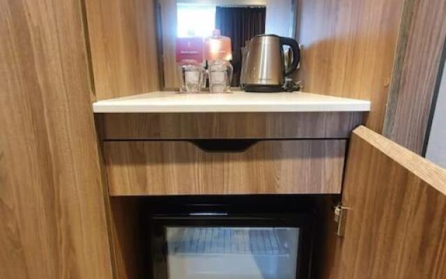 Leo Group BEST STUDIO 2509 Alliance Palace