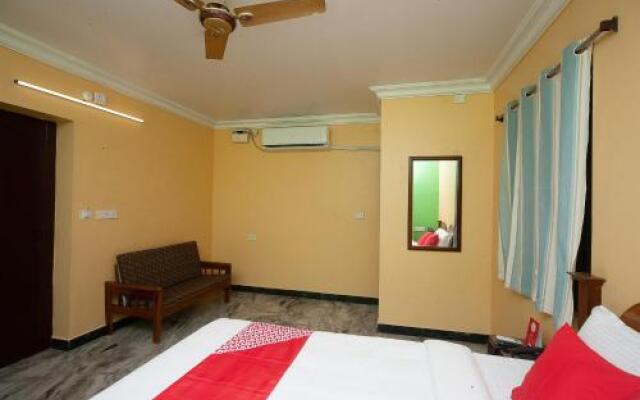 OYO 26746 Sruthi Residency