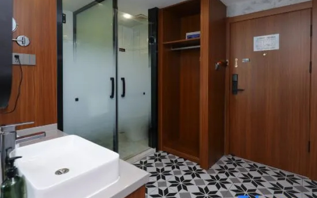 Durian Candy Hotel (Qianshan Citizen Square Branch) – Bathroom – Anqing