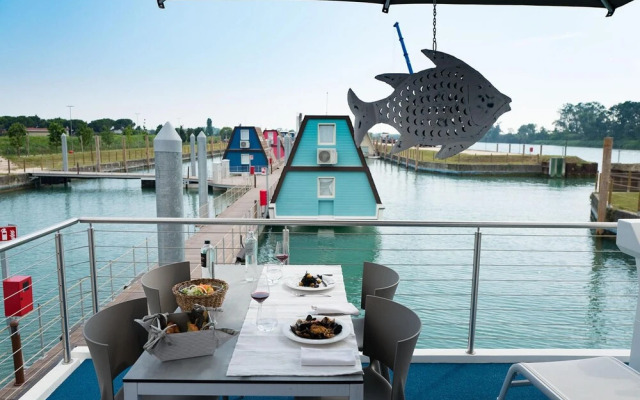 Marina Houseboat 4 pax