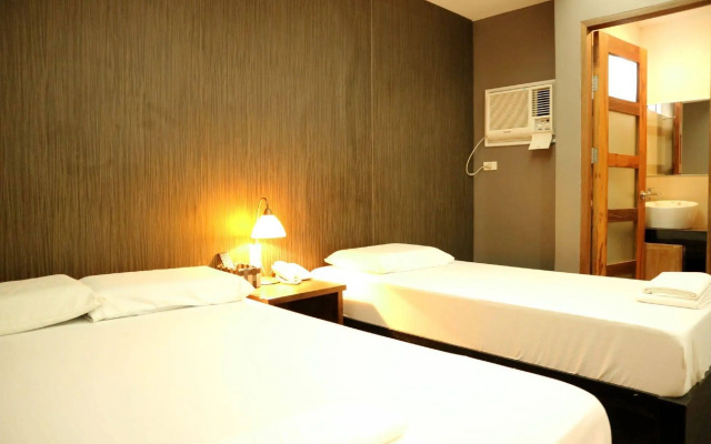 West Gate Hotel