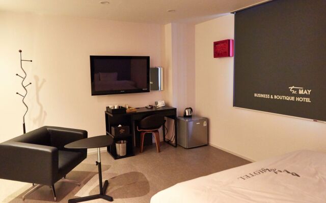 Hotel The May