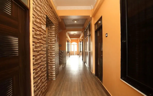 Oyo 512 Hotel Brindaban