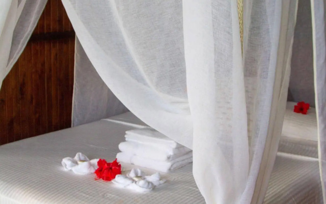 The Lookout Inn Lodge