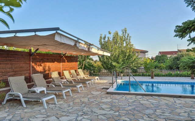 Nice Home in Kastel Kambelovac With Wifi and 3 Bedrooms