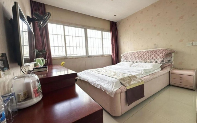 Kunming Helen Theme Hotel