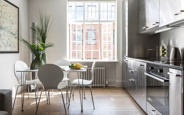 Modern Daver Court Chelsea Nest - SAA