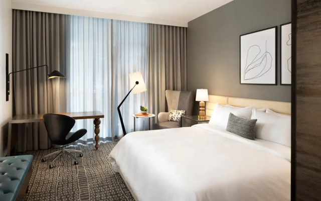 The MC, Autograph Collection