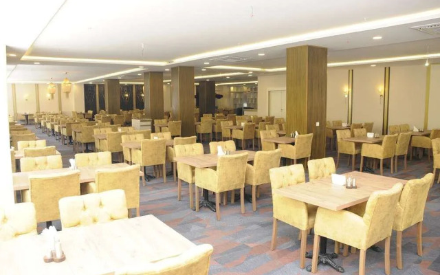 Yeni̇ Sevcan Hotel