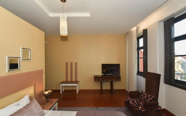GR Suites