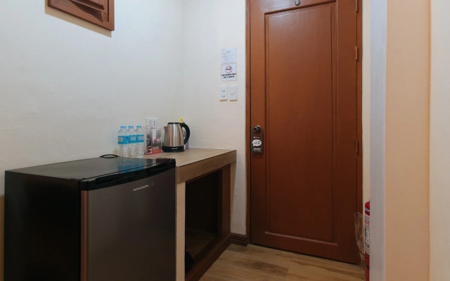 RedDoorz Plus near Johnson and Johnson Paranaque