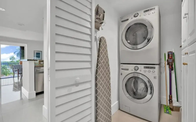 Gorgeous Spacious 2bed Bayview Apartment