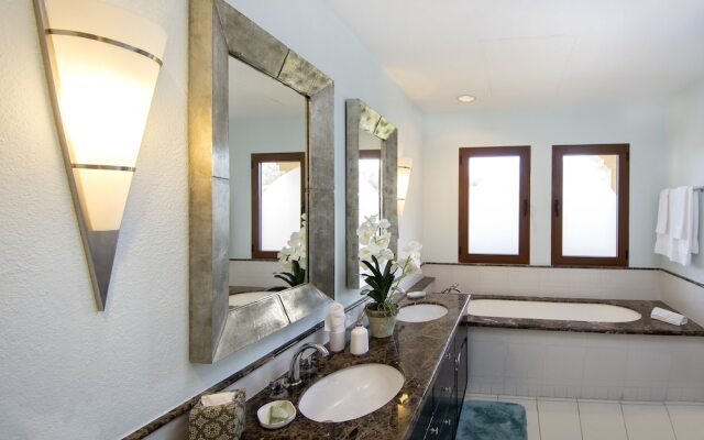 Agua Azul by Island Properties Online
