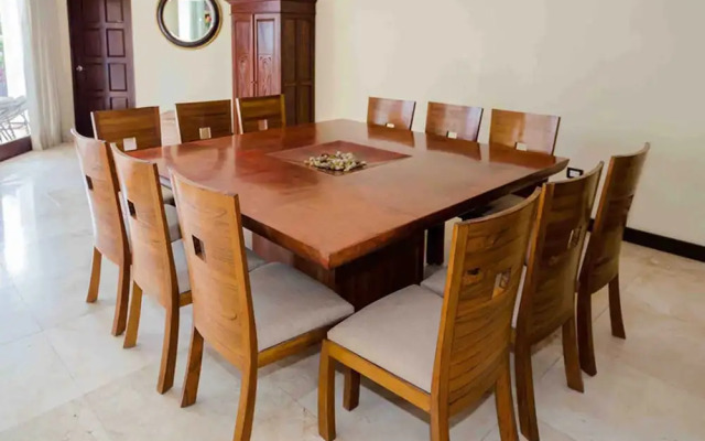 Hermosa Mayette Villa by ChezPlaya