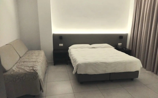 Venice Terminal Apartments & Suites