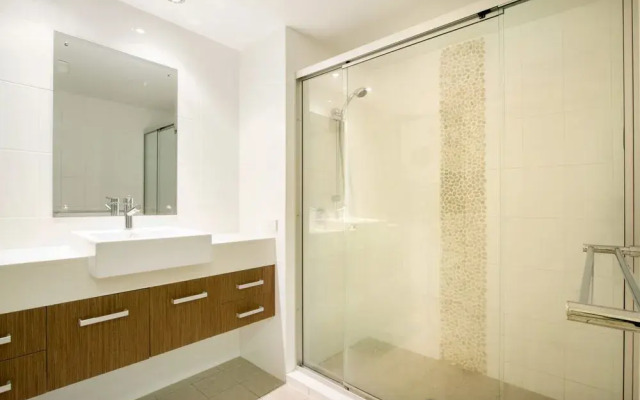 Tranquility Luxury 2 Bedroom Apartment