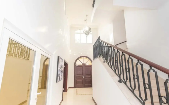 LUX The Luxury Sunny Shores Palm Villa