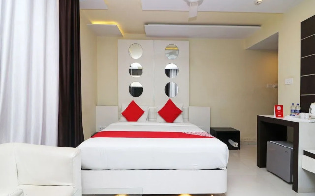 OYO 7054 Hotel Amabalika