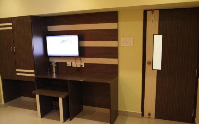 Hotel Everest Residency