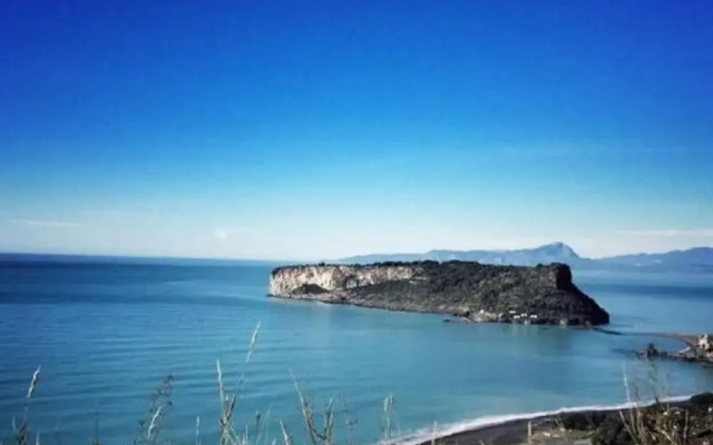 Restful Apartment in Scalea With Roofed Terrace