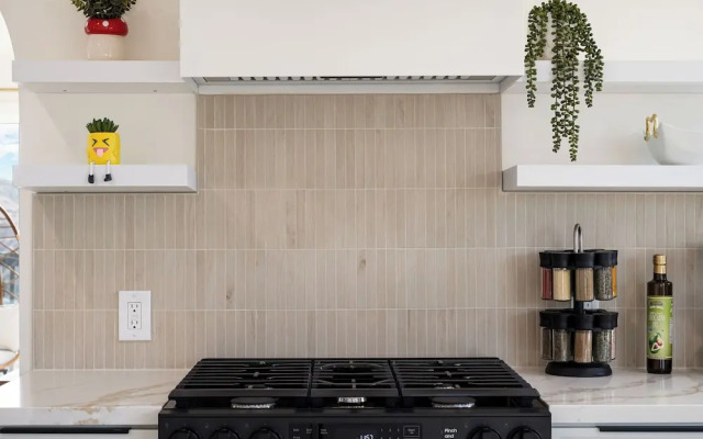 Oceanview Sunset View 3BR Luxe Home Yard