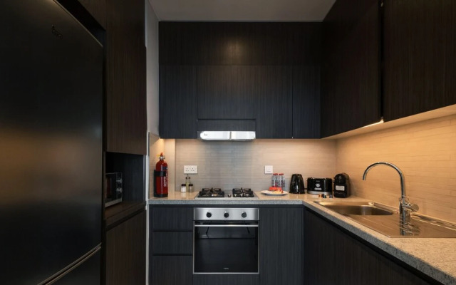 LUX Luxury Downtown Views Suite