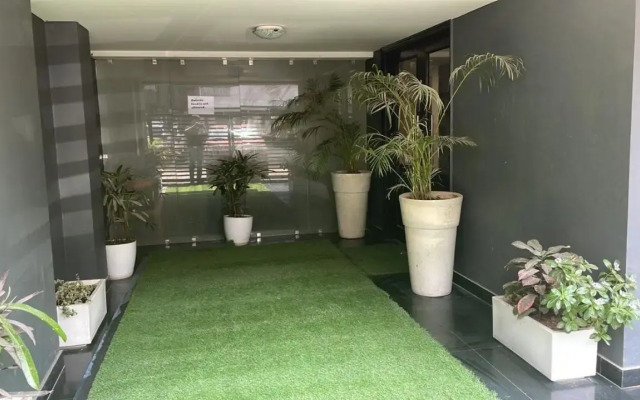 Saltstayz Express - Golf Course Road & DLF Phase-1