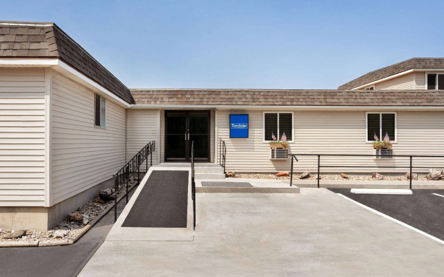 Travelodge by Wyndham Edgemont