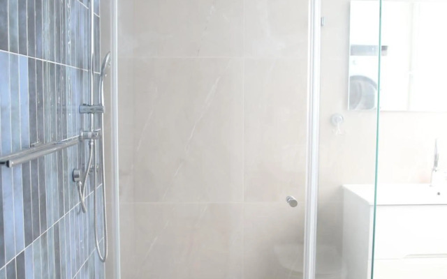 Bugrashov - charming, amazing & quiet 2 rooms