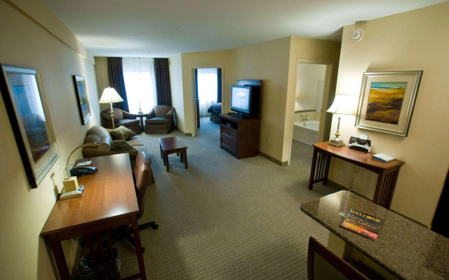 Hawthorn Suites by Wyndham Williamsville Buffalo Airport