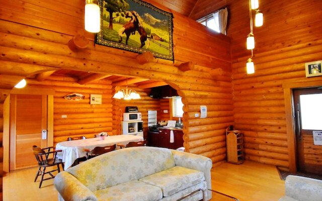 Canadian Log Cottage TAKITARO