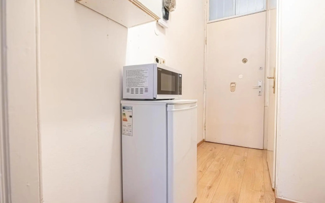 Comfortable 2BR Apt. Central and Well Connected