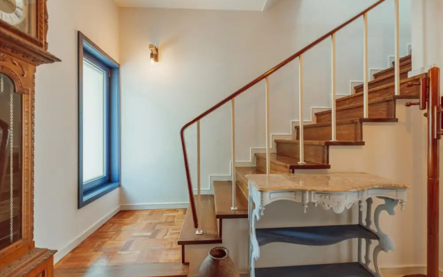 Amazing Villa With Terrace by Homing