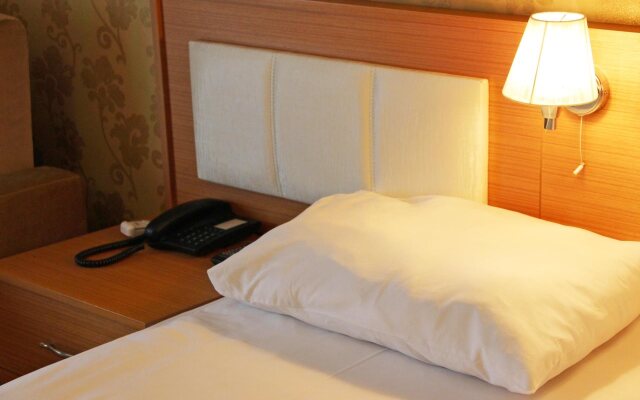 Flower Palace Hotel