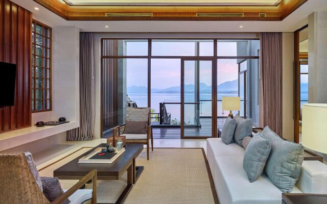 Lushan West Sea Resort, Curio Collection by Hilton